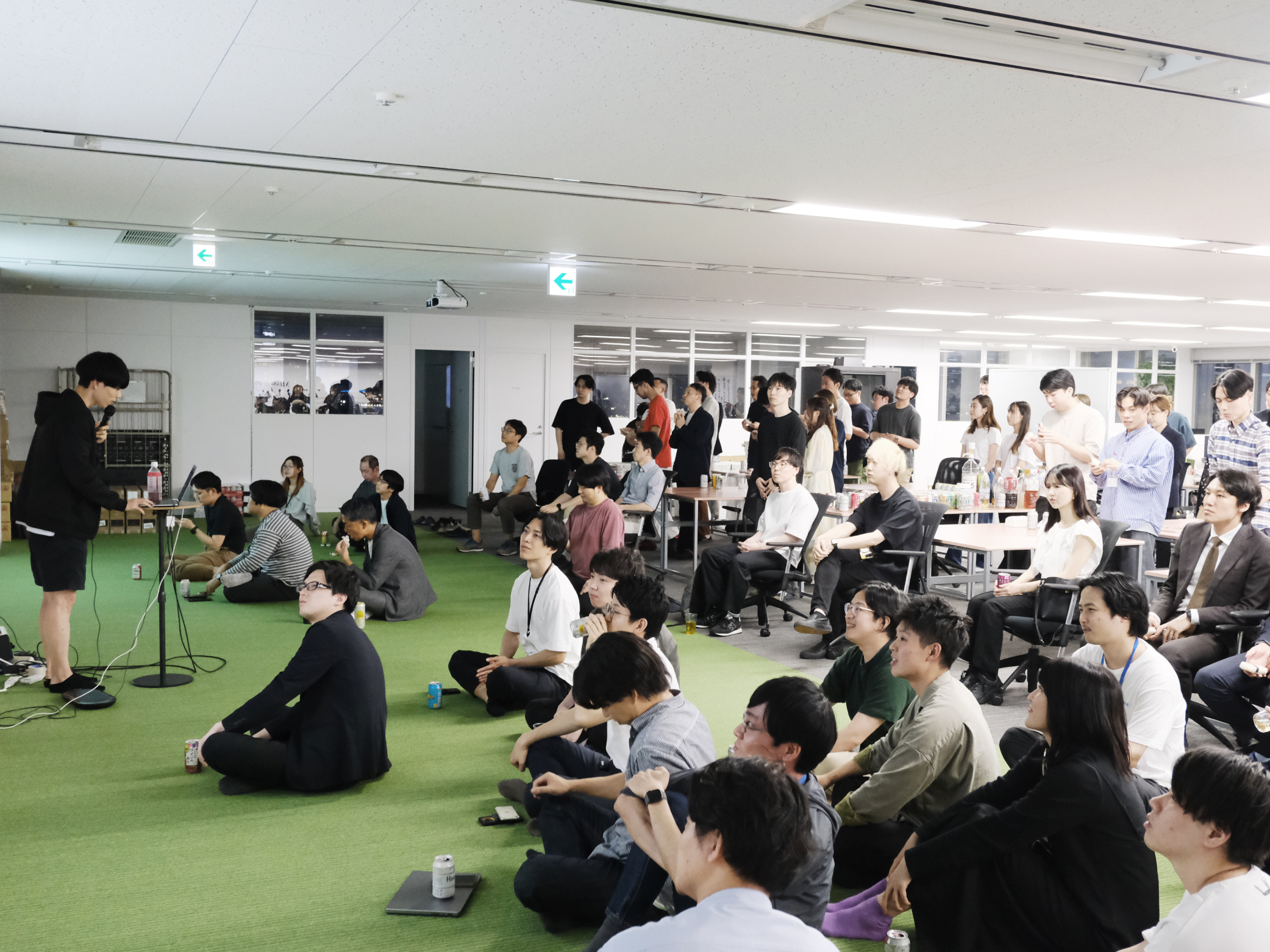 納会